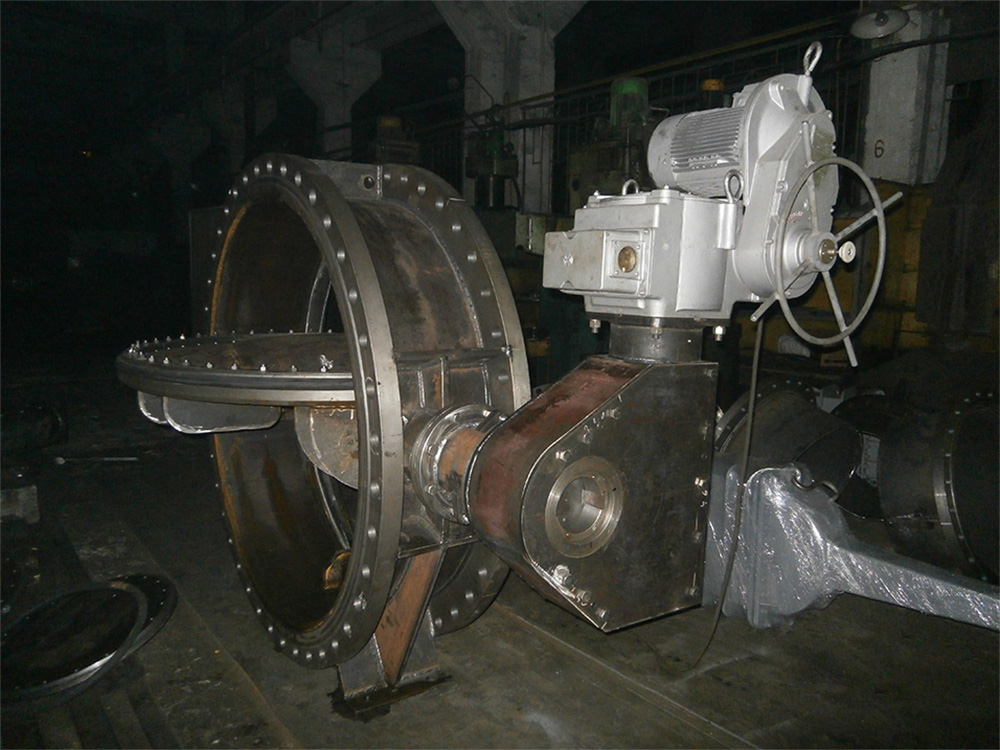 Затворы дисковые с резиновым уплотнением 32с930р Ду 900