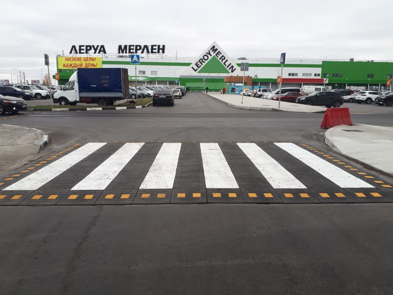 Приподнятый пешеходный переход ПИН (угловой элемент окрас в массе/сверху) высотой 58 мм